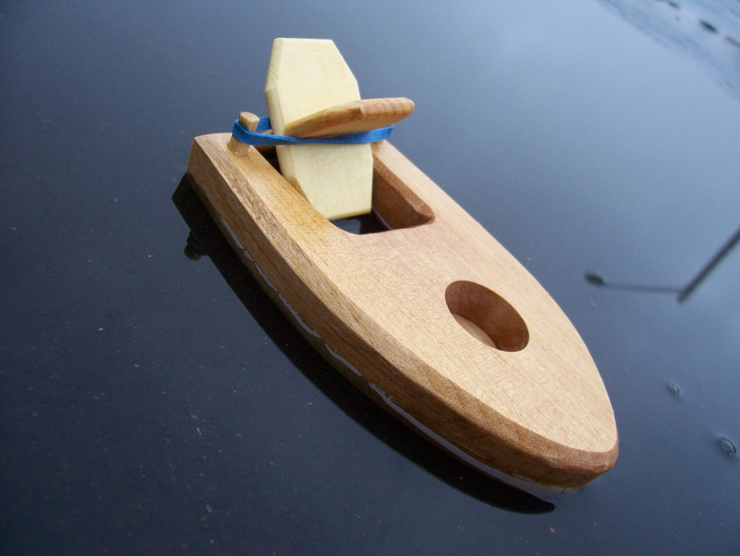 Toy Bathtub Boat with Rubber Band Powered Paddle