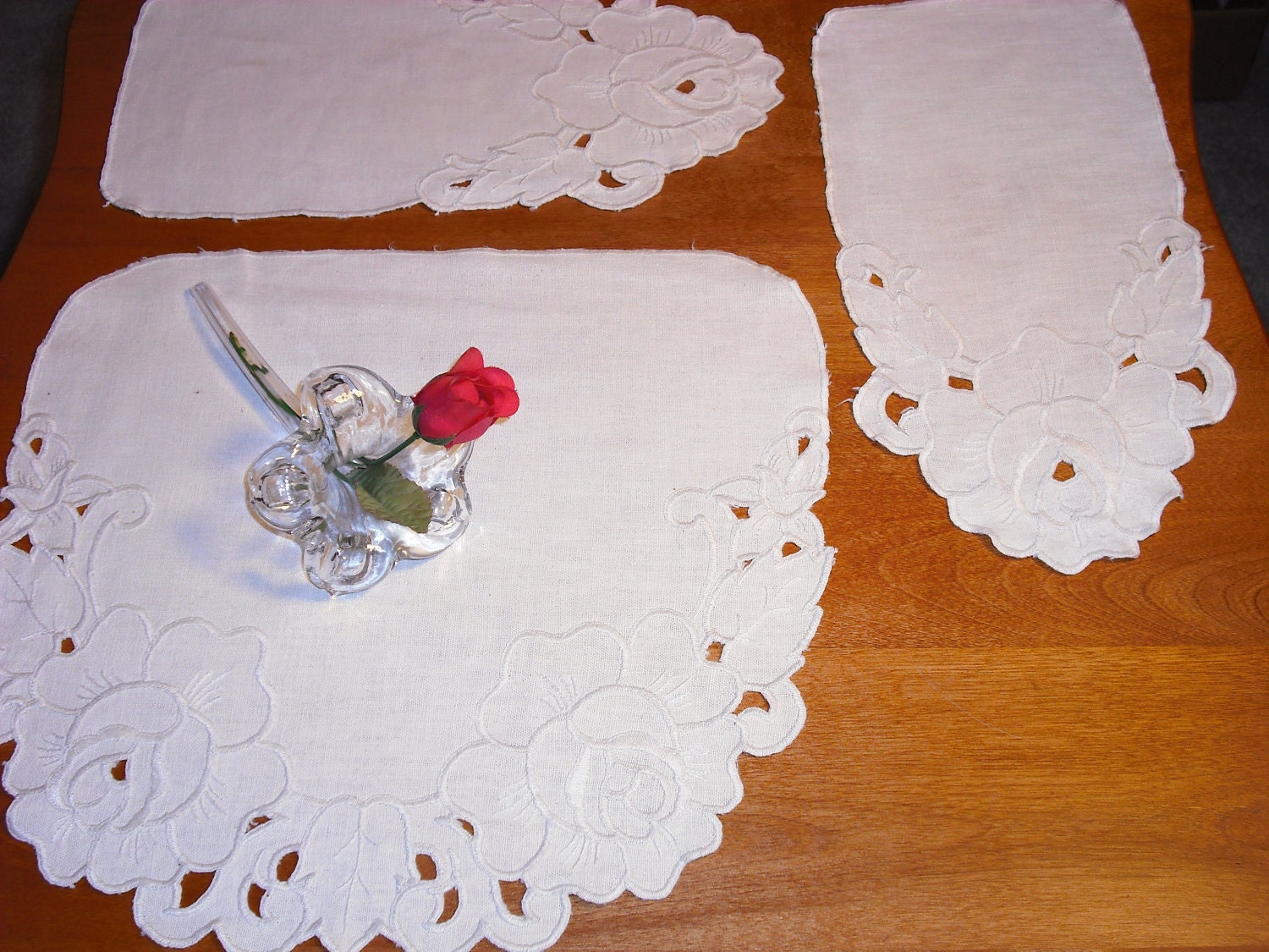 Doily Dollie Set Antimacassar Set Sofa Chair White Roses Three