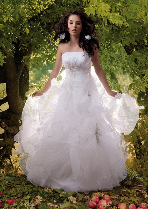 Items similar to Fairytale Tinkerbell. The real dream wedding dress ...