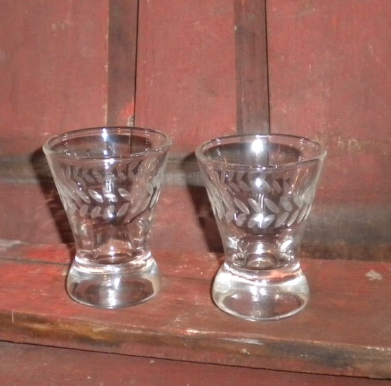 Vintage Leaf Etched Shot Glasses