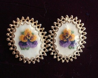 Pretty Vintage PETIT POINT EARRING - Clip Style - Hand Made - Pansy Blossoms