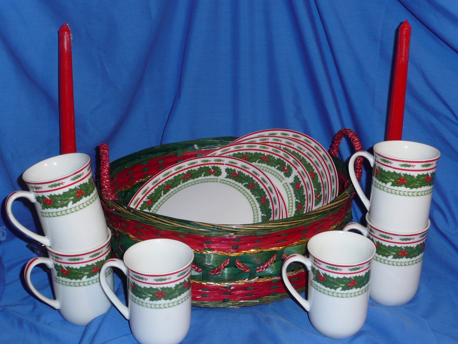 Lefton Christmas Holly Dessert Plates & Mugs Haute Juice