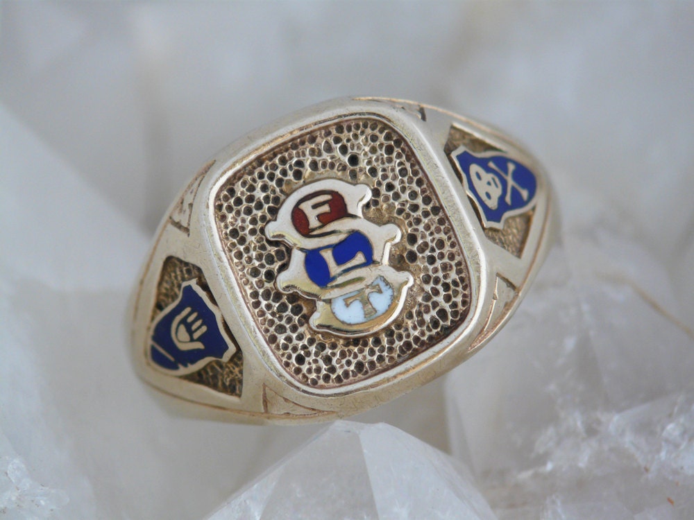 rare antique 14K and enamel Odd Fellows insignia ring