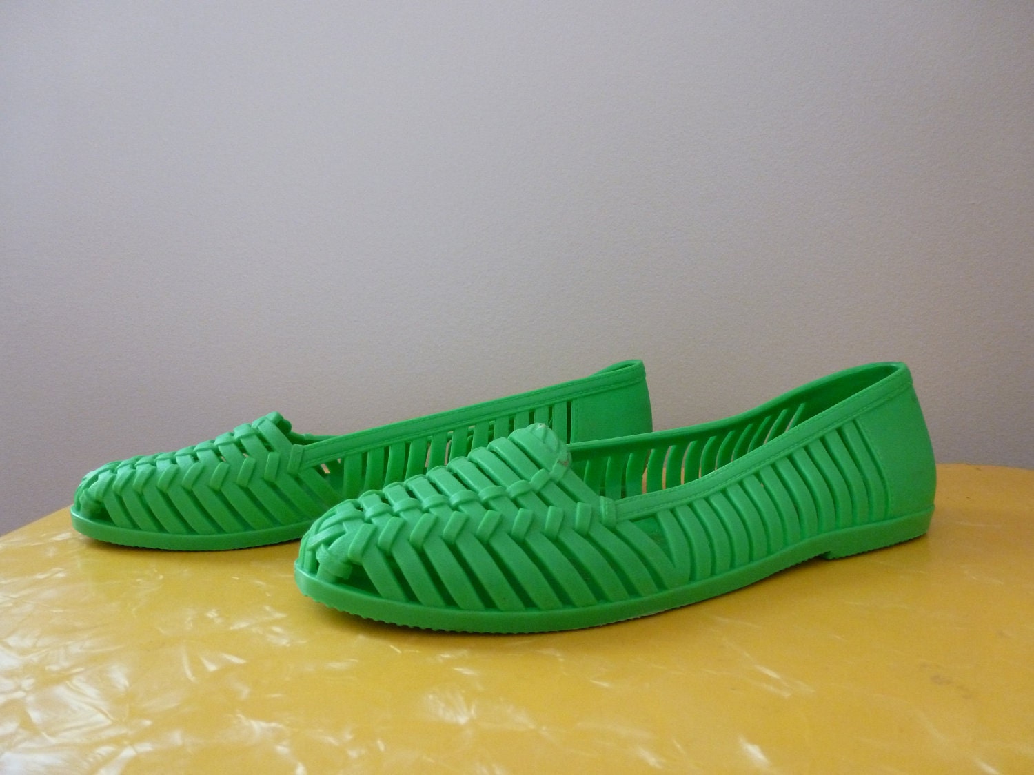 80's Jelly Shoes Neon Green Rubber Flats 8