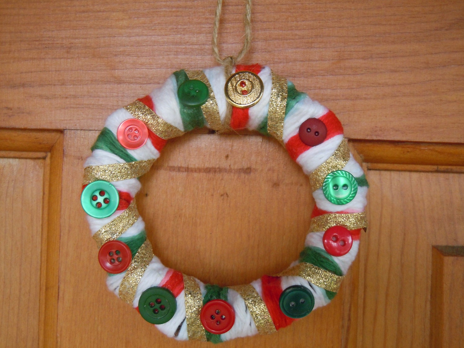 Mini yarn wreath ornament