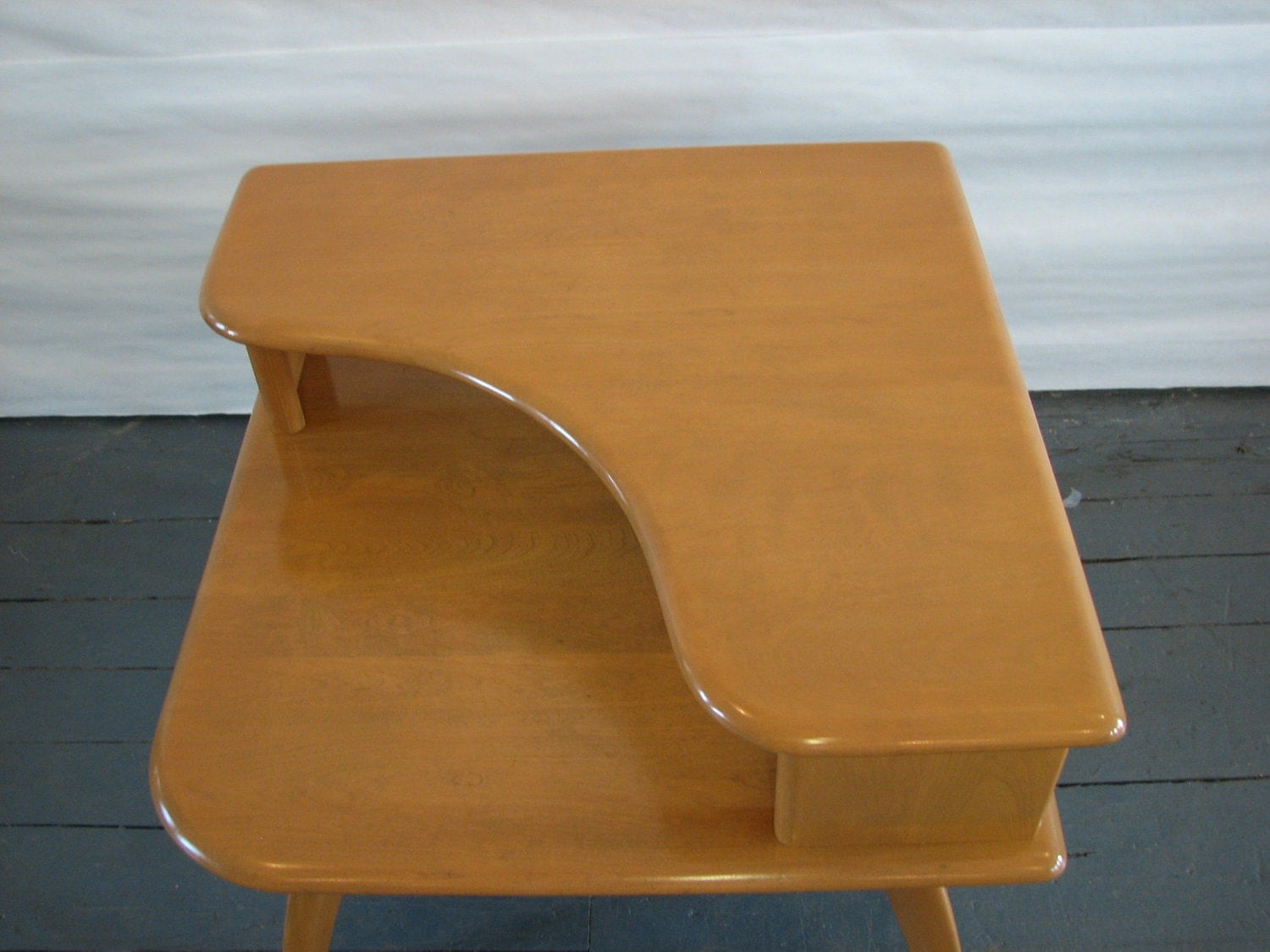 Mid Century Modern Vintage Heywood Wakefield 2 tier corner