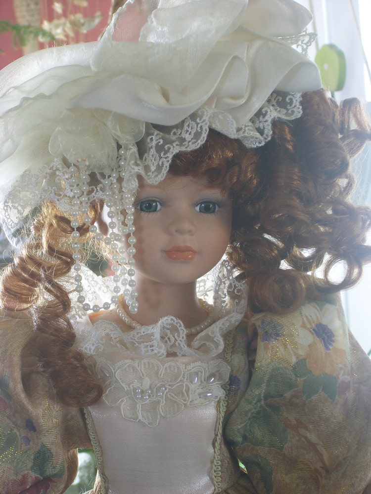 Collectible Memories Porcelain Doll Abigail by BullwinklesAttic