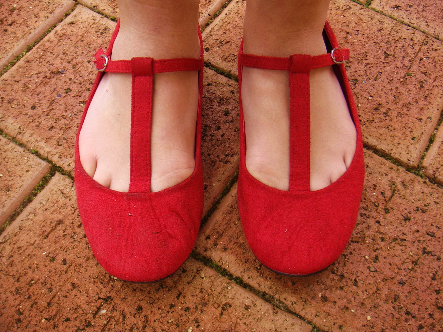 t bar strap shoes