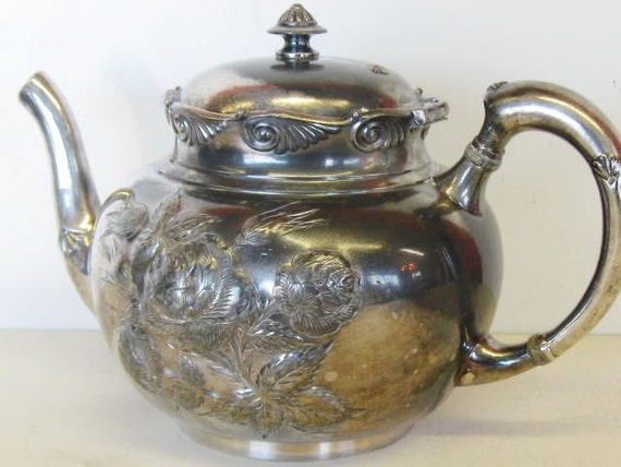 Quadruple Plate Teapot by Middletown Plate Company