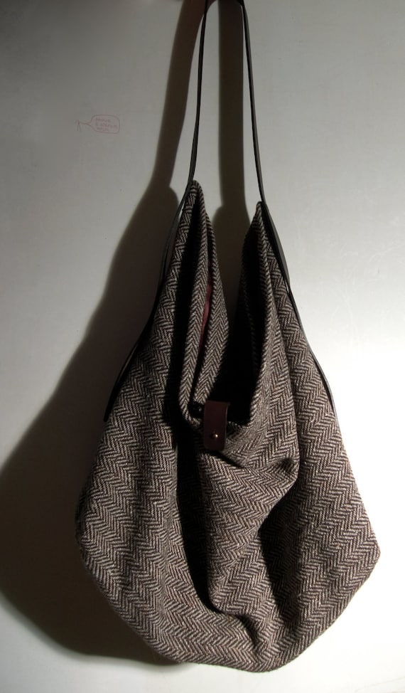 woolen bag with leather handles and a silk lining by Xcreated