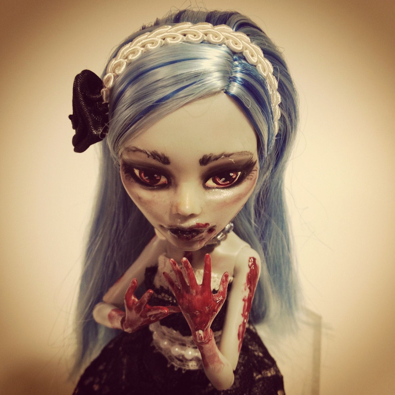 Monster High Cannibalizes Barbie - Fimfiction