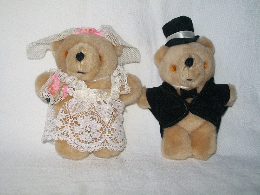 bride and groom teddy bears