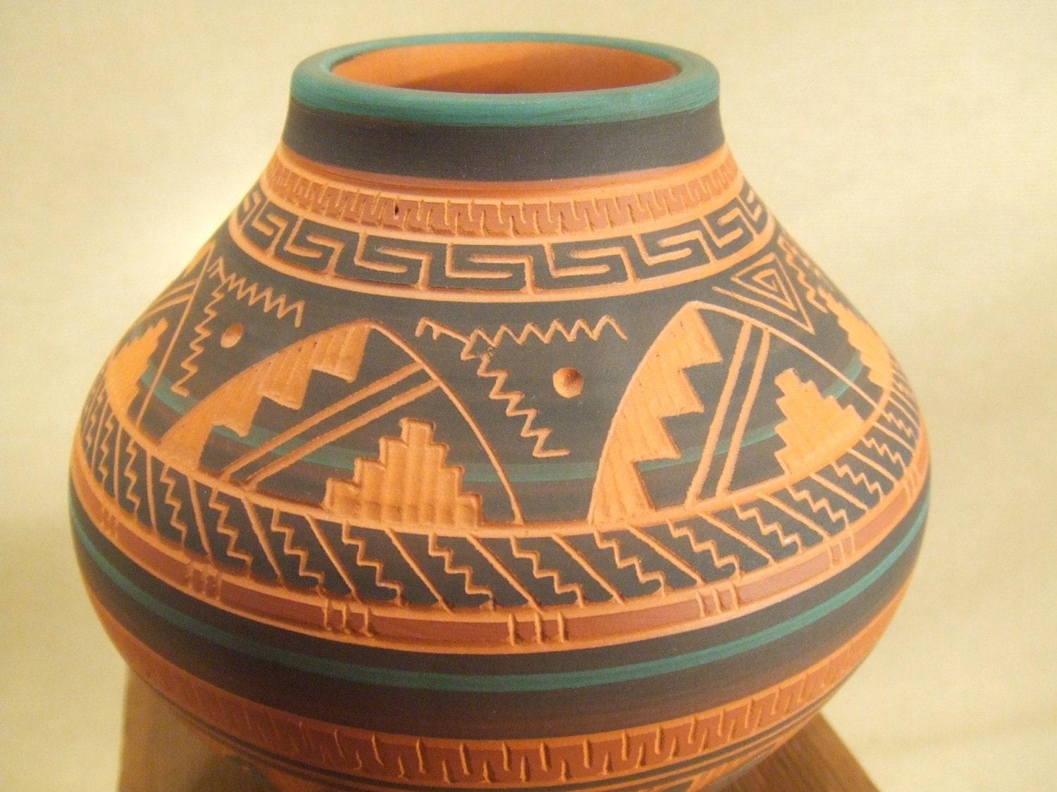 Native American Indian pottery Navajo etched pottery