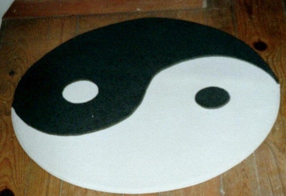 Custom design rug 3ft 6 round Ying Yang in black and white