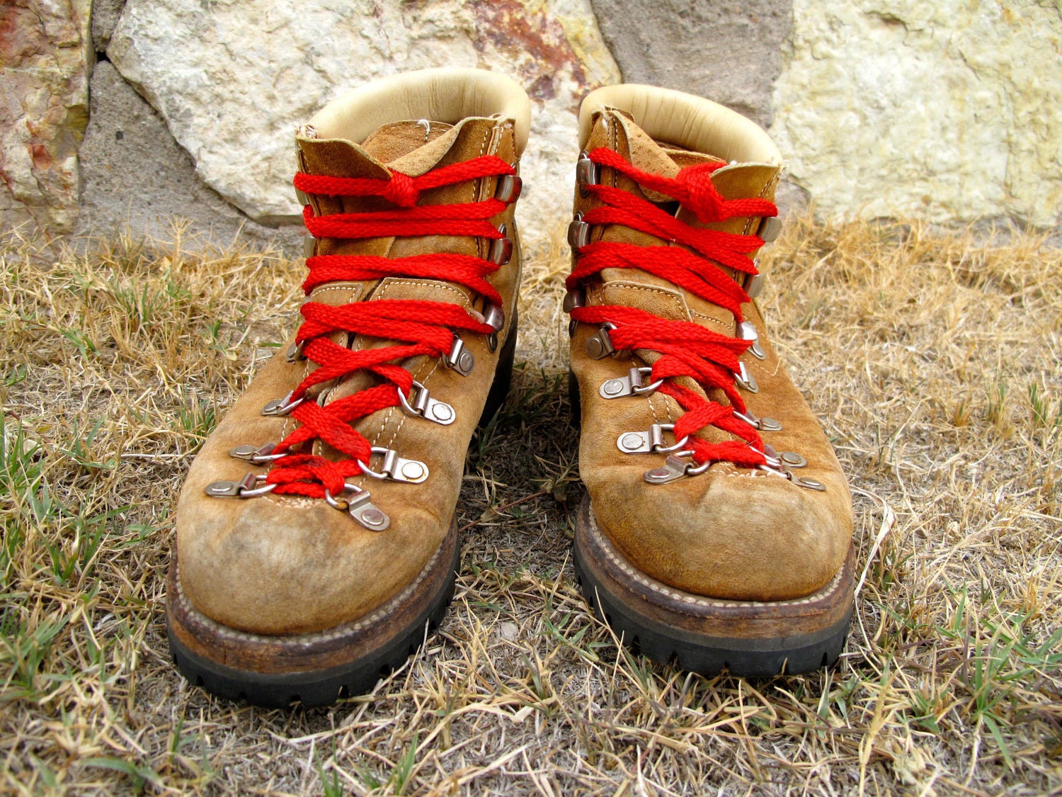 Vintage Leather Hiking Boots Vibram Commando Soles