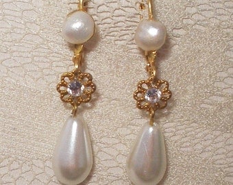 FLORA CHANDELIER EARRINGS GLD PRL