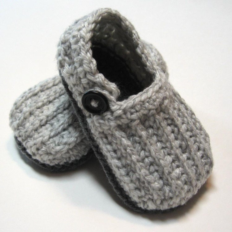 Crochet baby booties. Little loafers. by ThoughtfulStitches