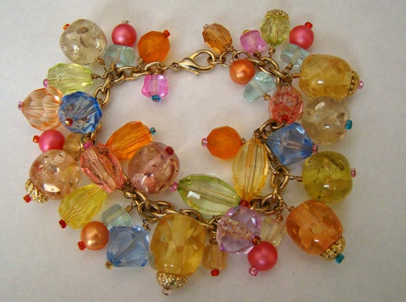 Fun Chunky Lucite Bead Bracelet by TimeToFlyDesigns on Etsy