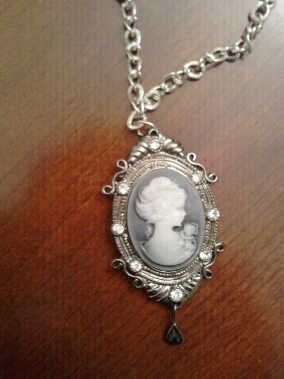 Items similar to Cameo necklace on Etsy