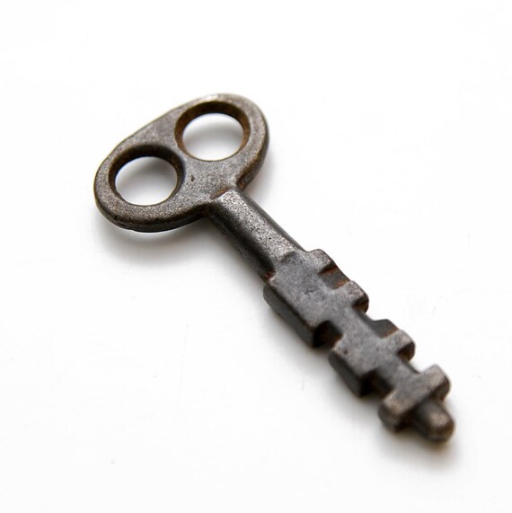 Scandinavian Padlock Skeleton Key STEAMPUNK