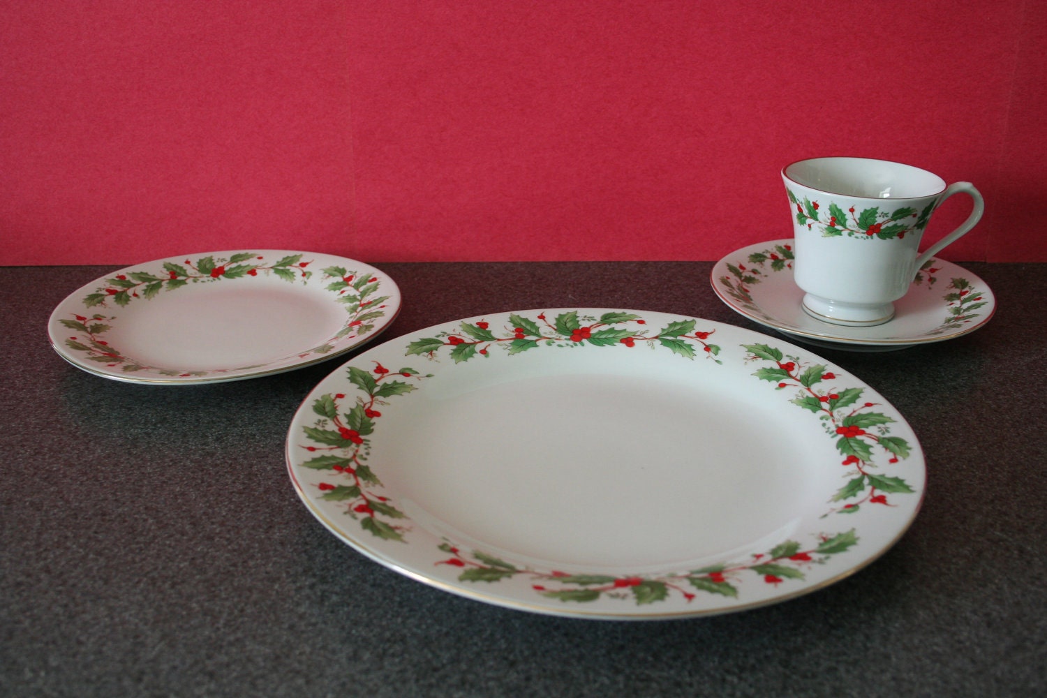 China Pearl Fine China Noel Pattern Christmas Service For