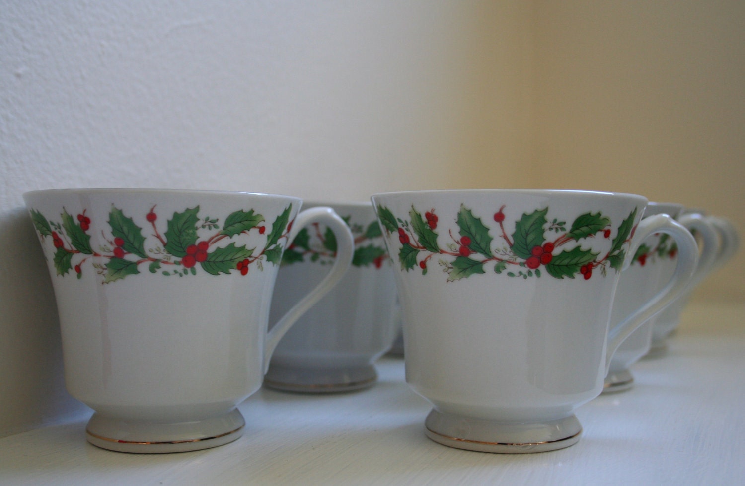 China Pearl Fine China Noel Pattern Christmas Service For