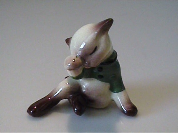 hagen renaker siamese