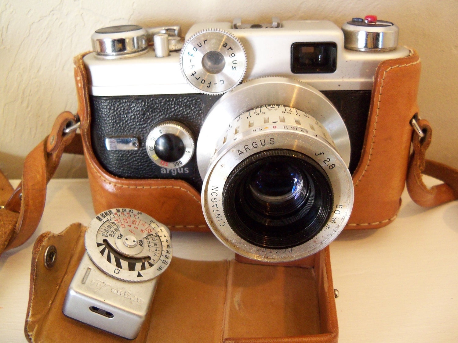 Argus C44 cfortyfour in case with strap with Argus L44