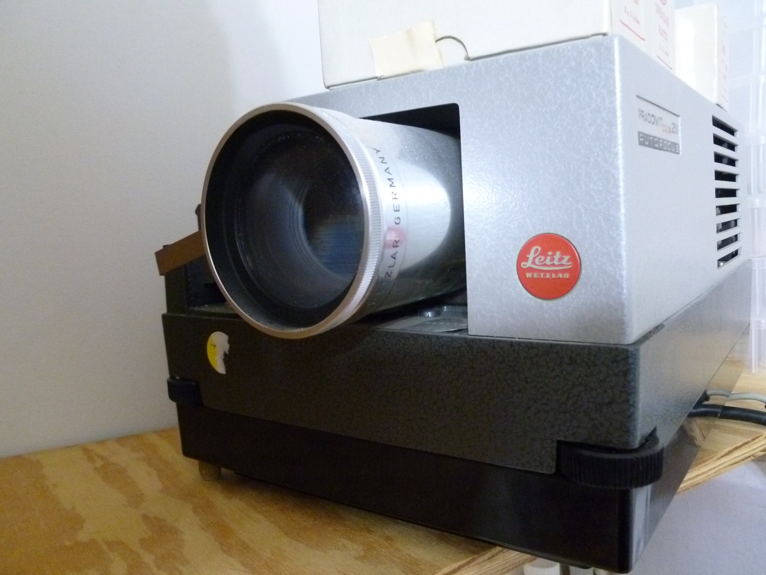 Leica Leitz Slide Projector Pradovit Color 250 70s