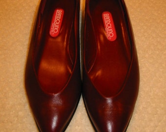 vintage wine colored Bandolinos 7M