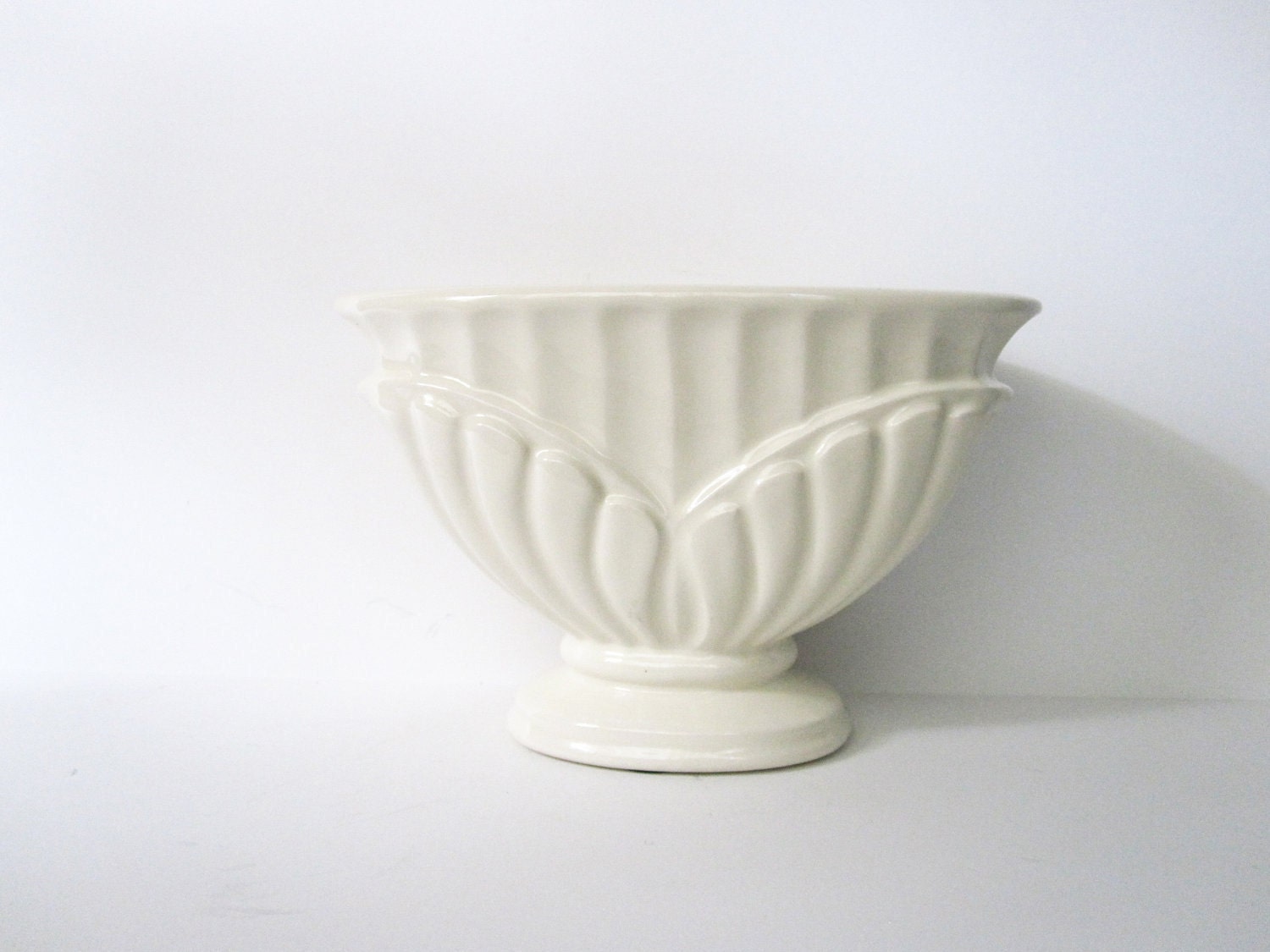 Vintage Haeger White Glazed Vase or Planter in Mint Condition