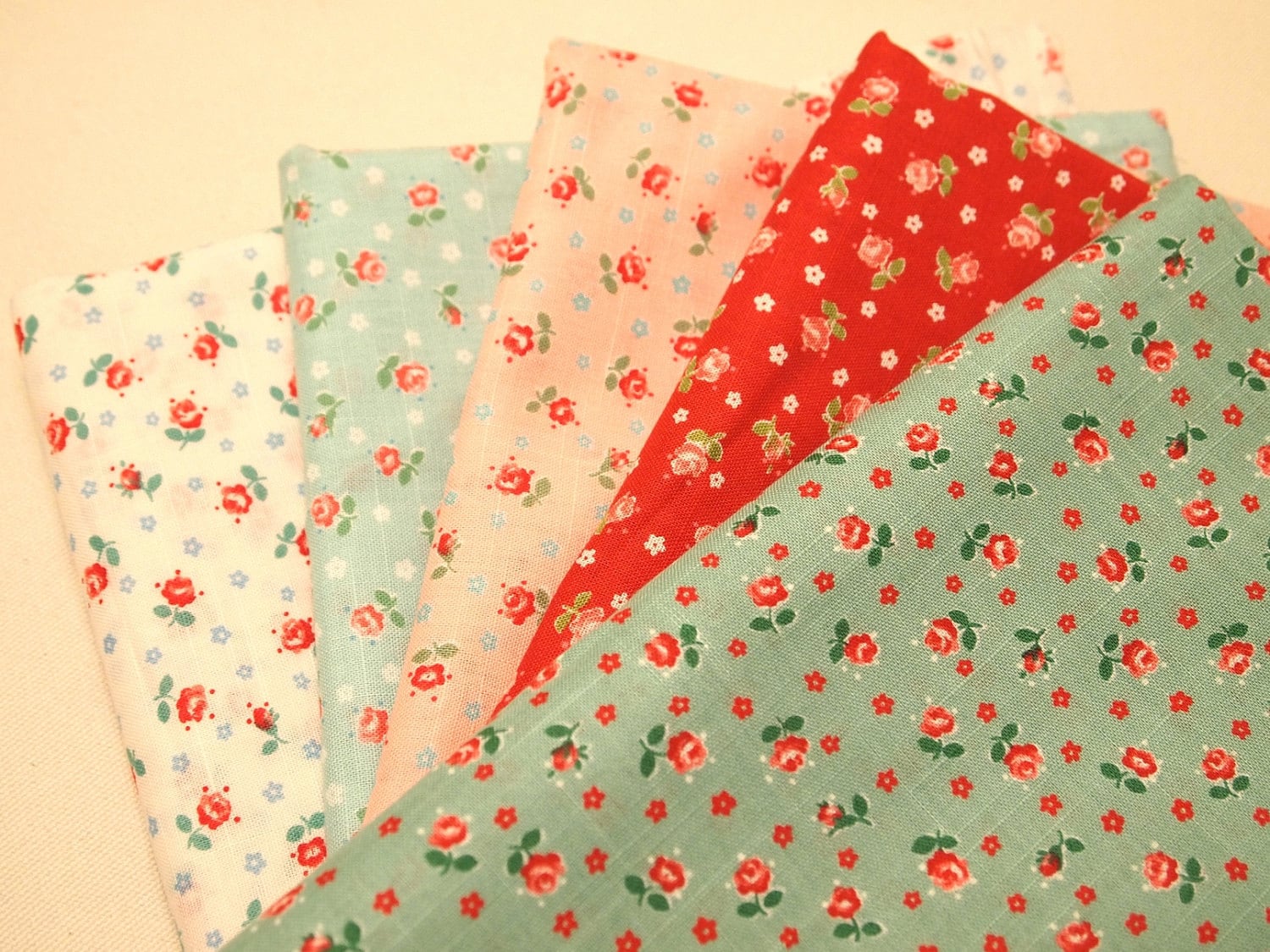 Lecien Old New Fabric Collection 30's little rose