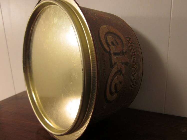 Vintage 1970s Kitchen Maid Cake Tin by Ballonoff by randomhallways