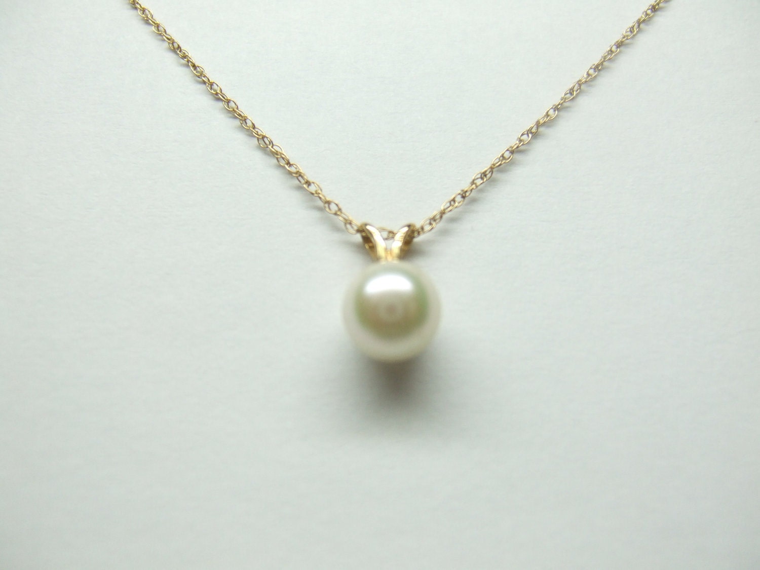 14k Vintage Pearl Pendant With Thin Gold Chain by zitro1141