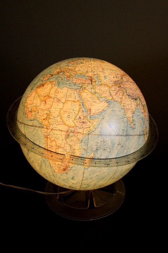 Vintage light up globe 1970s .MADE IN USA