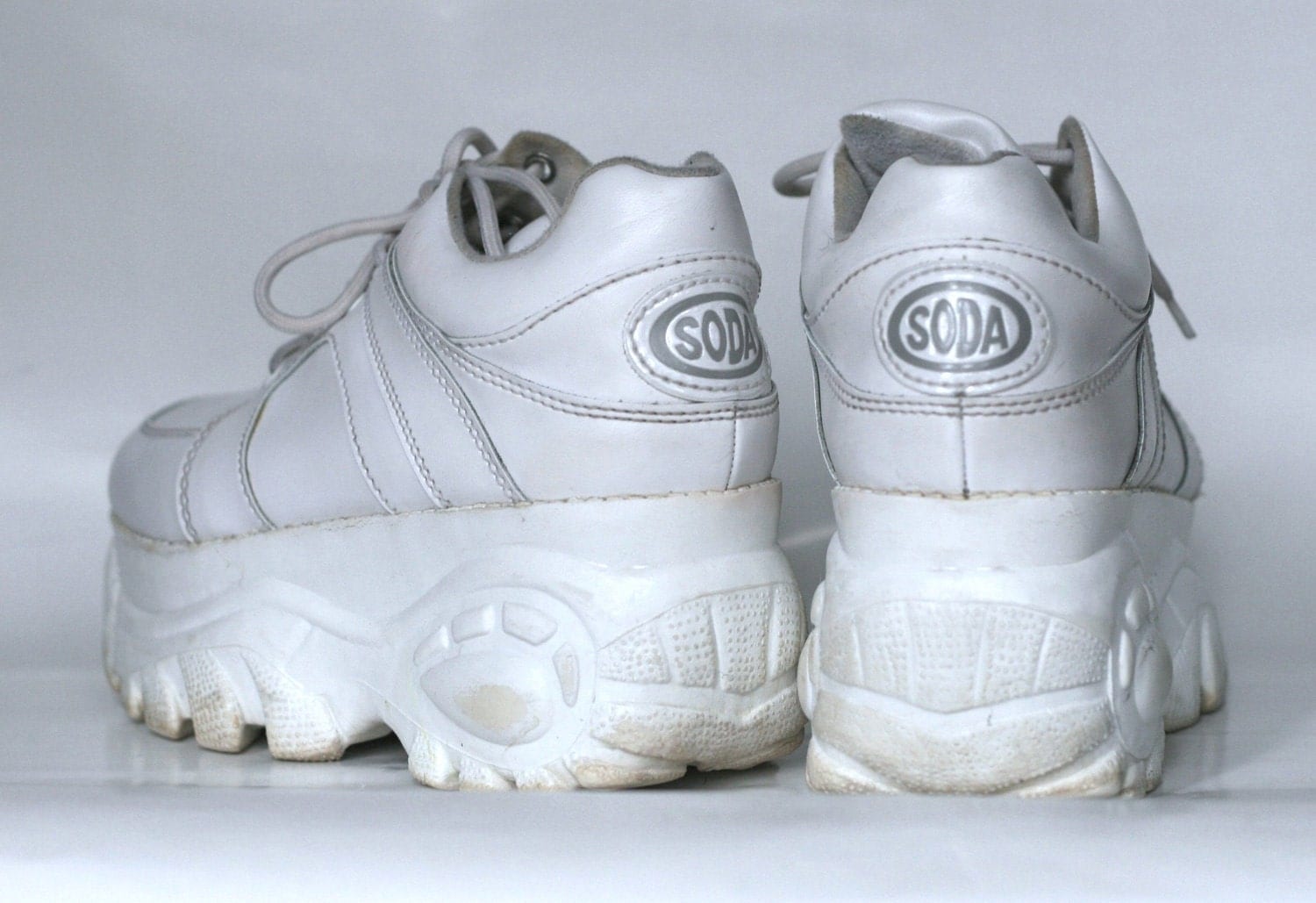 platform sneakers 2000s