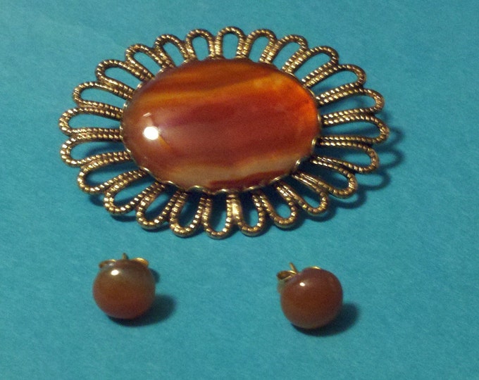 FREE SHIPPING Banded agate orange brooch pin with matching pierced earrings.