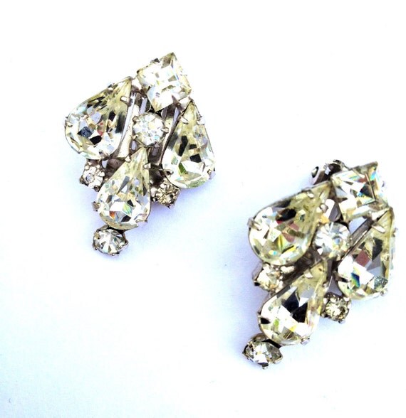Gorgeous Vintage Rhinestone Earrings by SophiaDarlingVintage