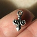 15 - 14 x 9 mm Fleur De Lis charms tsc006