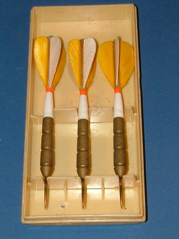 1970's Silvertrim 22 Gram Darts with Feathers by BiminiCricket