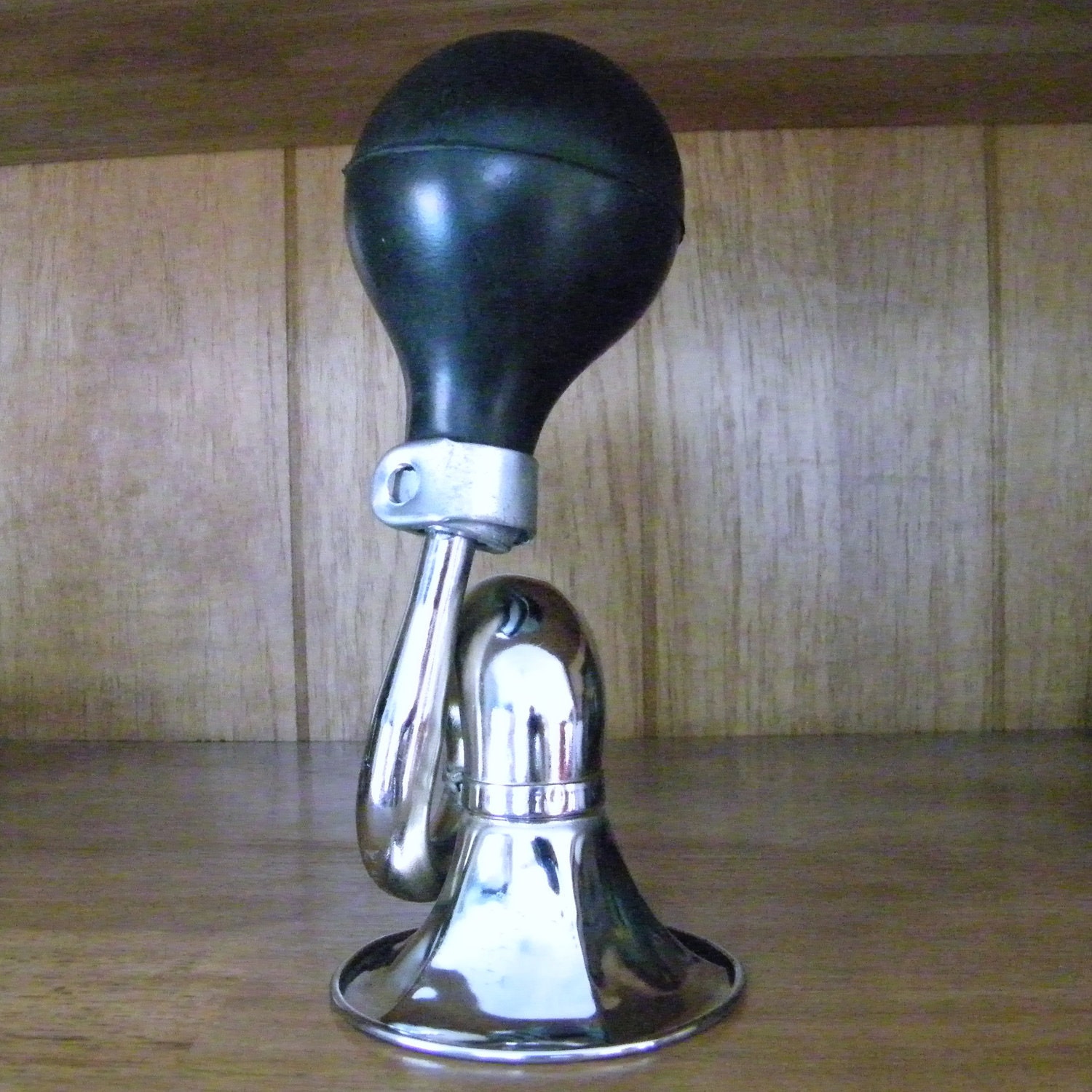 Vintage Bike Horn. Classic Horn Sound. Silver Metal Horn w/