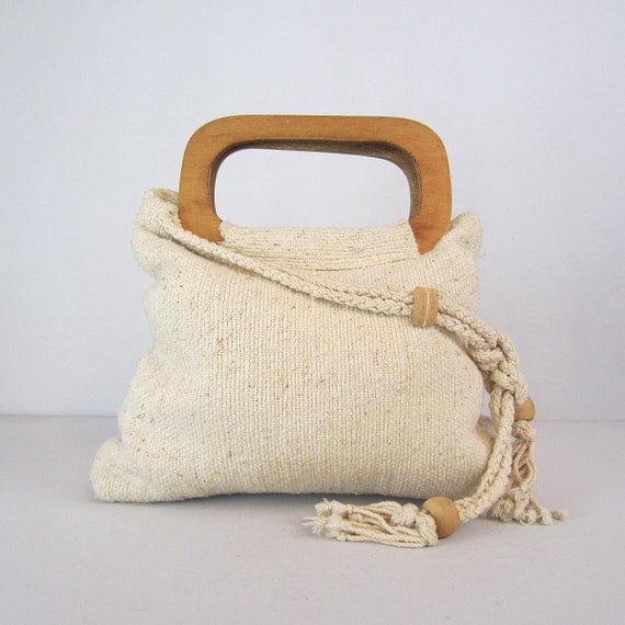 woven handbag / vintage bag / wooden handles / by archetypevintage