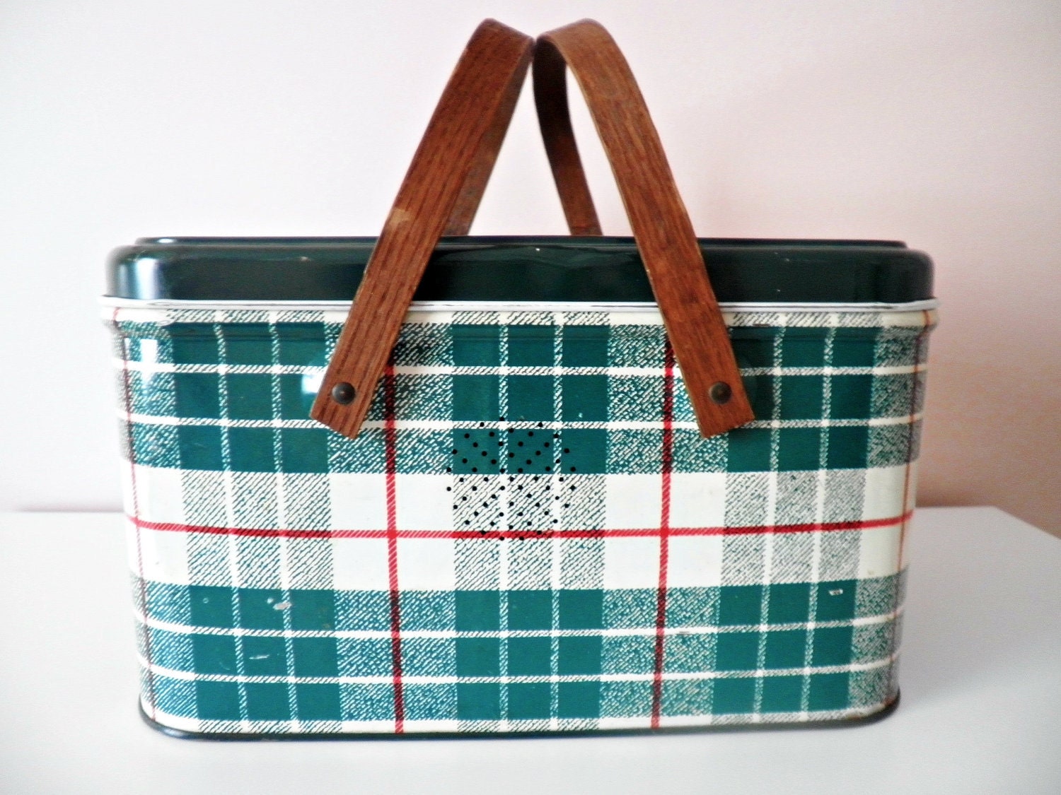 Vintage NC Colorware metal picnic basket by AtlanticVintageLily