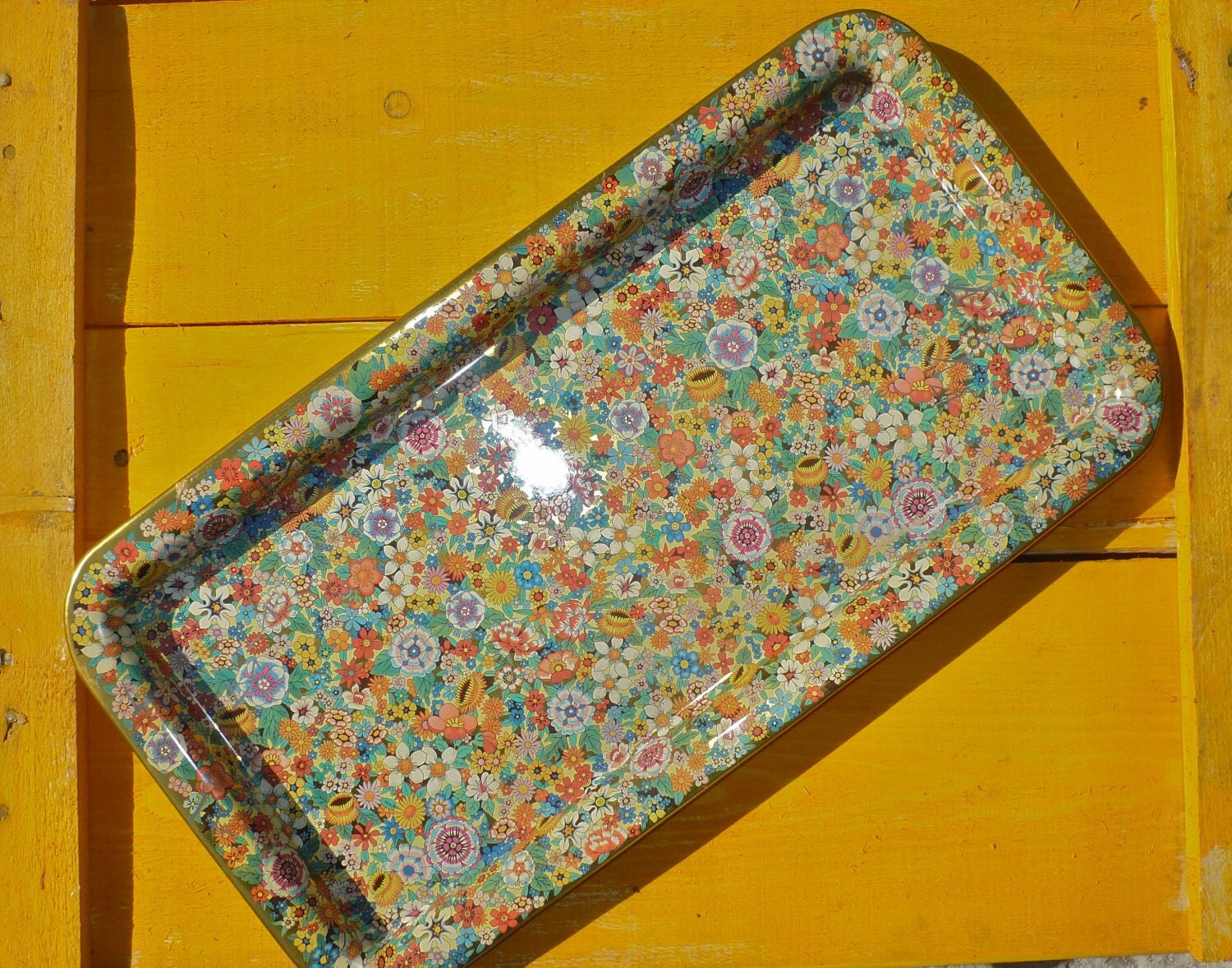 Daher Decorated Ware Tin Tray Made in England by CasaKarmaDecor