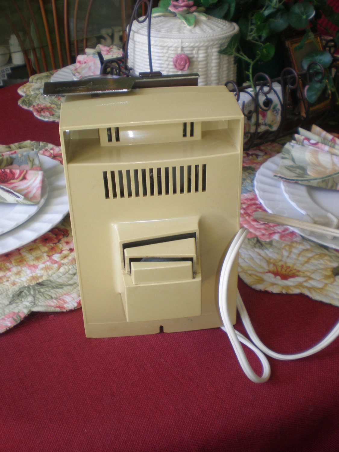 Vintage 1970's 1980s Sunbeam Automatic Electric Can Opener