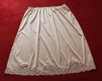Half-slip in nylon and lace - vintage 1960s style