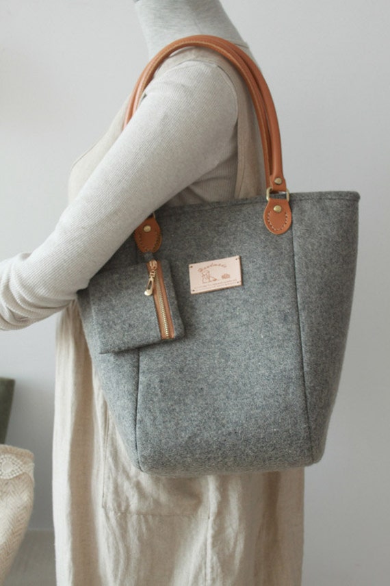 Felt Bag/ Purse / Wool bag/ Toto Bag/ Wool Felt/ Grey Purse