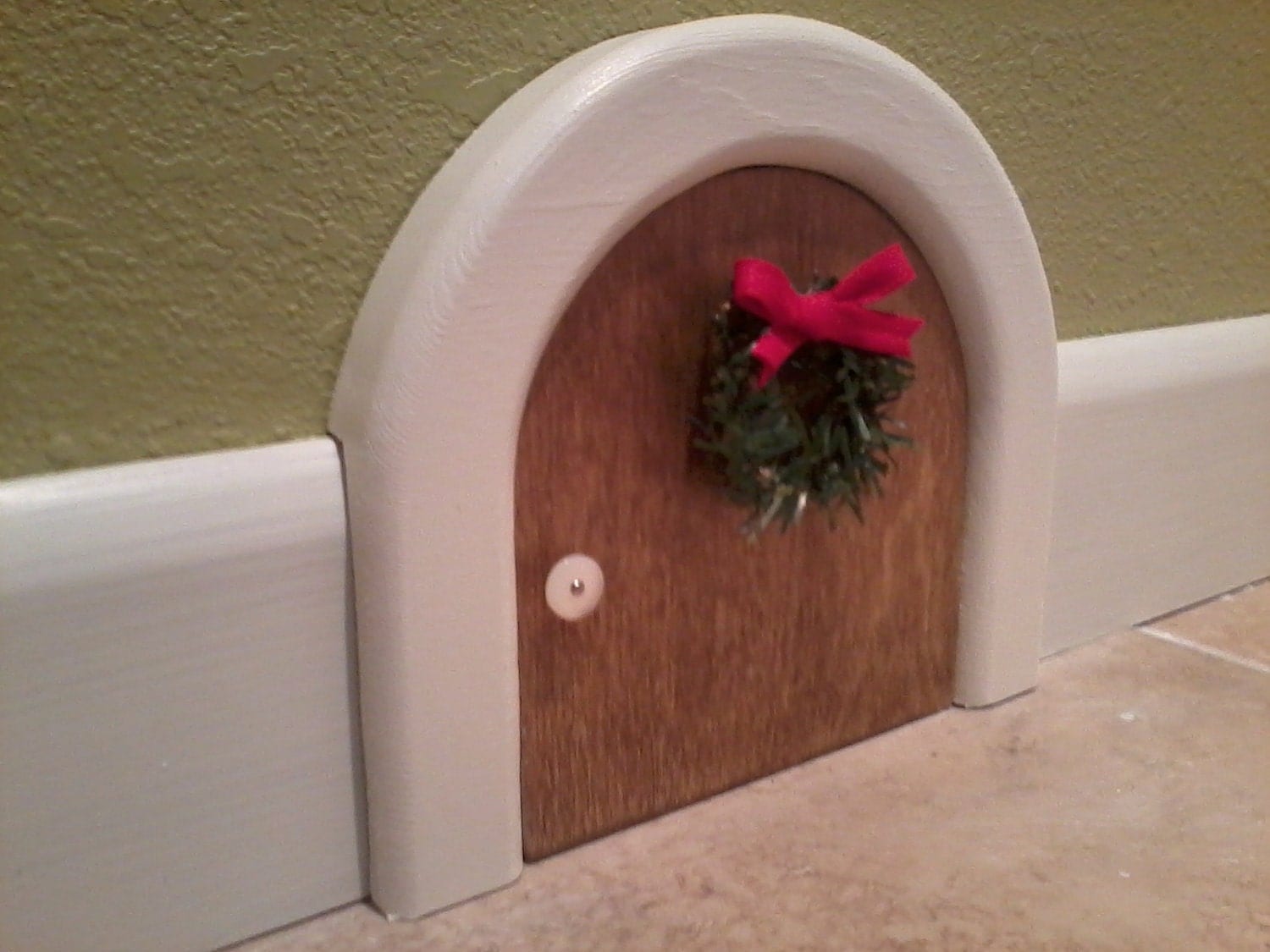 Reserved for Marianne57 Mouse Hole Christmas