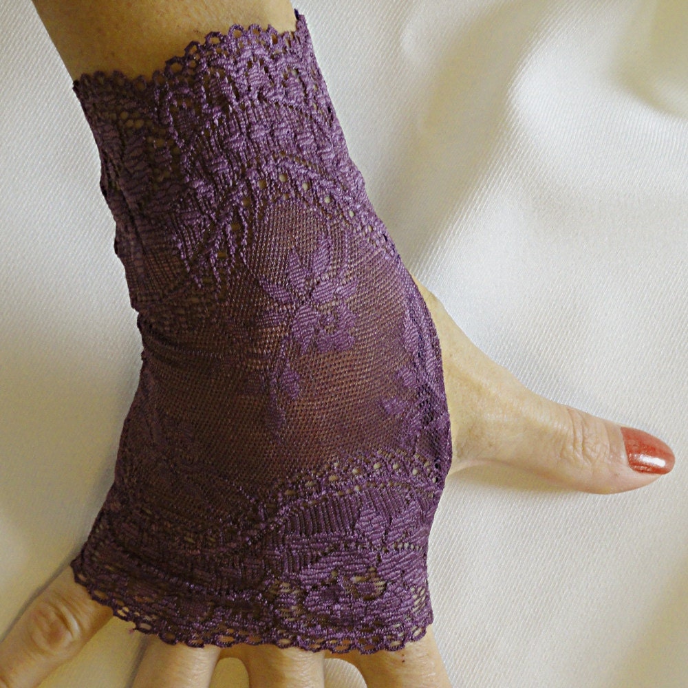 Dusty Purple Lace Fingerless Gloves Stretch Lace Fingerless 7207