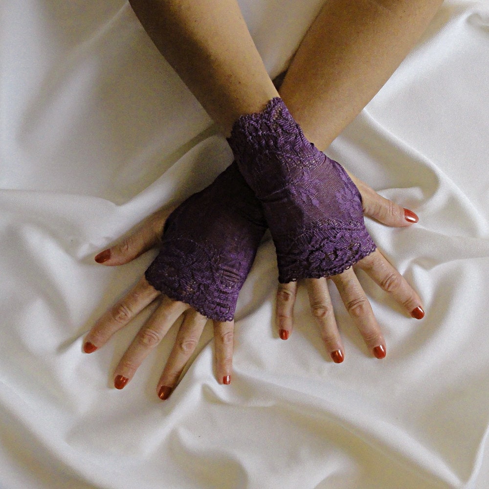 Dusty Purple Lace Fingerless Gloves Stretch Lace Fingerless 9159